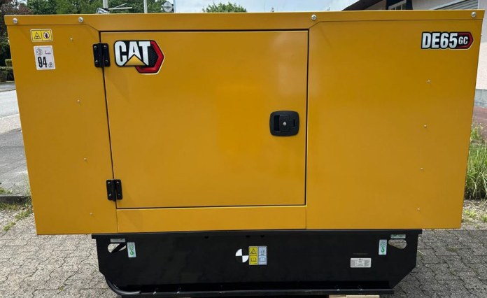 CAT DE65GC TECHNISCHE DATEN DES STROMAGGREGATS Maximale Nennleistung 65,0kVA Minimale Nennleistung 65,0kVA Strategie für Emissionen und Kraftstoff Nicht reguliert Spannung 380 bis 415V Frequenz 50Hz Geschwindigkeit 1500/min Arbeitszyklus Notstromleistung